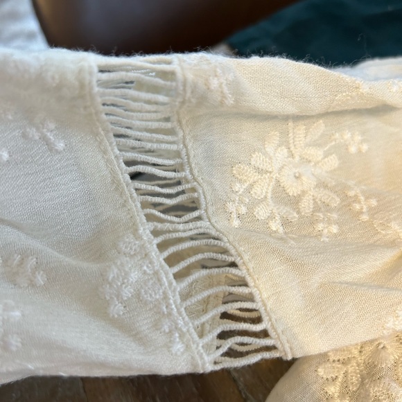 ASTR off the shoulder cream dress - Picture 4 of 5